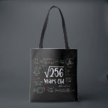 Square Root of 256 16th Birthday 16 Year Old Gifts Tygkasse<br><div class="desc">Perfekt 16 år Gammal yft Idea för barn Square Root från 256 års ålder. Fantastisk-gåva till tonåring,  barn,  dotter,  vänner som tillverkats/fötts 2008,  skolpojke,  son,  ungdom,  skolbarn,  pojke,  pojke,  kinder,  legend,  flicka,  pojkar,  tonåringar på lycklig 16:e Födelsedagsfesten</div>