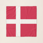 Square Scarf med flagga av Danmark Sjal<br><div class="desc">Lägg till lite dansk elegans till din garderoba med vår fyrkantiga sjal som visar Danmarks flagga! Denna mångsidiga sjal är inte bara ett medföljande till mode, utan det är en snyggt av er beundran för Danmark. Den vibrerande konstruktionen visar den danska flagga, skapar den ett unikt biet i påstående som...</div>