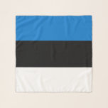 Square Scarf med flagga av Estland Sjal<br><div class="desc">Lägg till elegans och patriotism i din krigsherre med den här vackert designade fyrkantiga scarf som har Estlands flagga! Genom att kombinera klassiskt mode med nationellt pride visningar detta kvadratiska scarf stolt den estniska flagga ikonblått, svart och vitt rand i en förfinad och öga-fångstutformning. Vare sig man bär som medbrottsling,...</div>