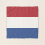Square Scarf med flagga Nederländerna Sjal<br><div class="desc">Förbättra din vardrobe med vår fyrkantiga sjalk med Nederländernas flagga! Ärren är uppgjord med uppmärksamhet på detaljer, mer än bara ett tillbehör, det är ett firande av Nederländernas rik kulturarv och nationella pride. Utformningen visar stolt den nederländska flagga koniska röda, vita och blå färg, som symboliserar land historia, enighet och...</div>