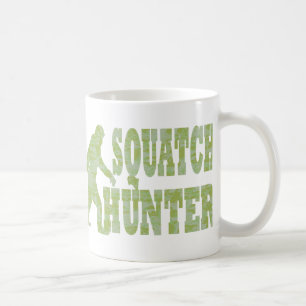 Squatch jägare på kamouflage kaffemugg