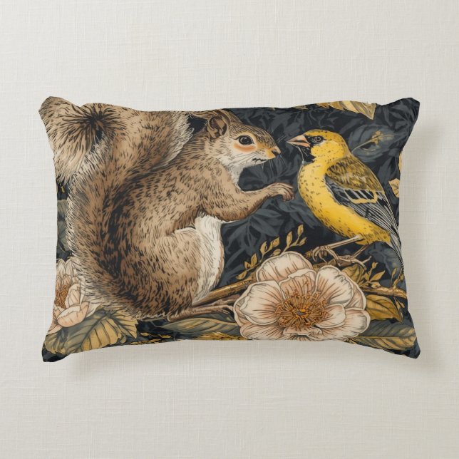Squirrel and Yellow Canary with Flowers Pattern Prydnadskudde (Framsidan)