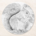 Squirrel Nibbling a Snack Round Papper Underlägg<br><div class="desc">Rödnibbling på ett snack</div>