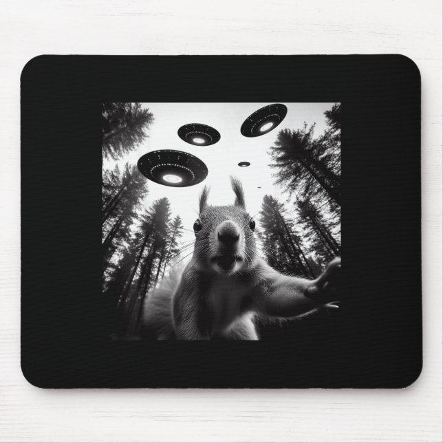 Squirrel Selfie With Alien Ufo Funny For Men Women Musmatta (Framsidan)
