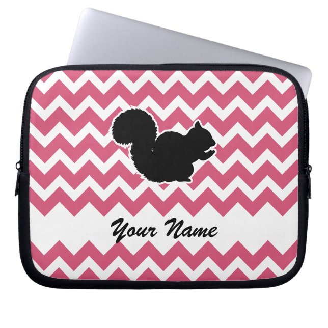 Squirrel Silhouette med Rosa Chevron Mönster Laptop Sleeve (Framsidan)