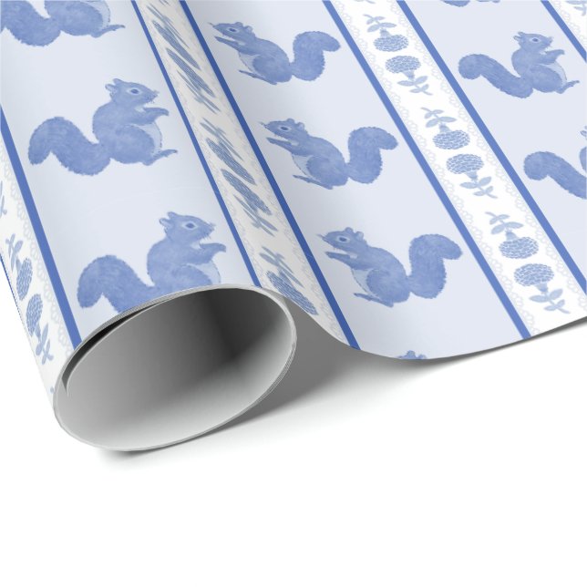 Squirrels and Hydrangeas Presentpapper (Rullad Hörn)