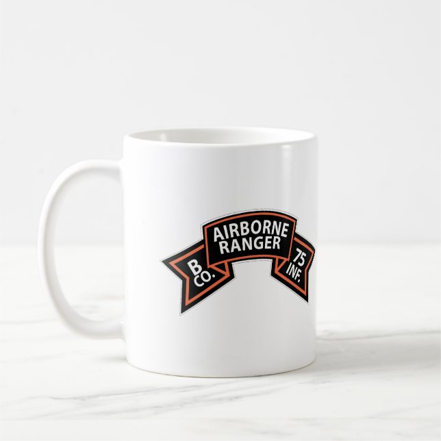 SSI - B Co 75:e Infantry (Skogsvaktare) Rulla Kaffemugg (Vänster)