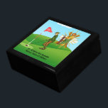 St. Andrew och Dapper Male Golfer Minnesask<br><div class="desc">Är du en religiösa som golfs eller golf religiöst? Den här nya plattformade presentlådan av trä från Saints_Alot på Zazzle har St. Andrew Apostle, skyddshelgon av golferer och en tandgolfer! Den heliga idrottsmannen är utrustad med golfbanor och en golfpåse utöver sitt mest karakteristiska kännetecken för det x-formade kor eller saltire...</div>
