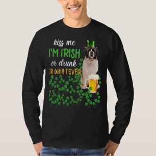 St Bernard Kiss Me jag är irländsk eller rinnande T Shirt