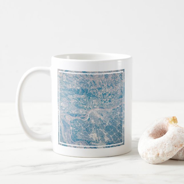 St. Louis, Missouri vid Mississippi River. Kaffemugg (Med munk)