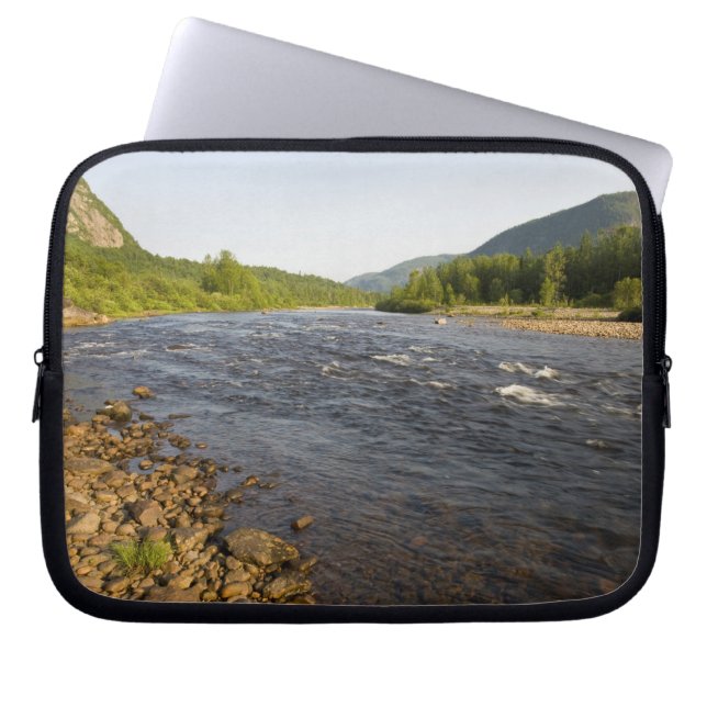 St. Marguerite-floden i Parc du Saguenay. Laptop Sleeve (Framsidan)