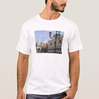 St Mark kvadrerar Tee