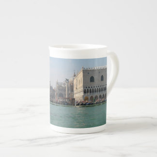 St. Mark's Square från Grand Canal Benporslin Mugg