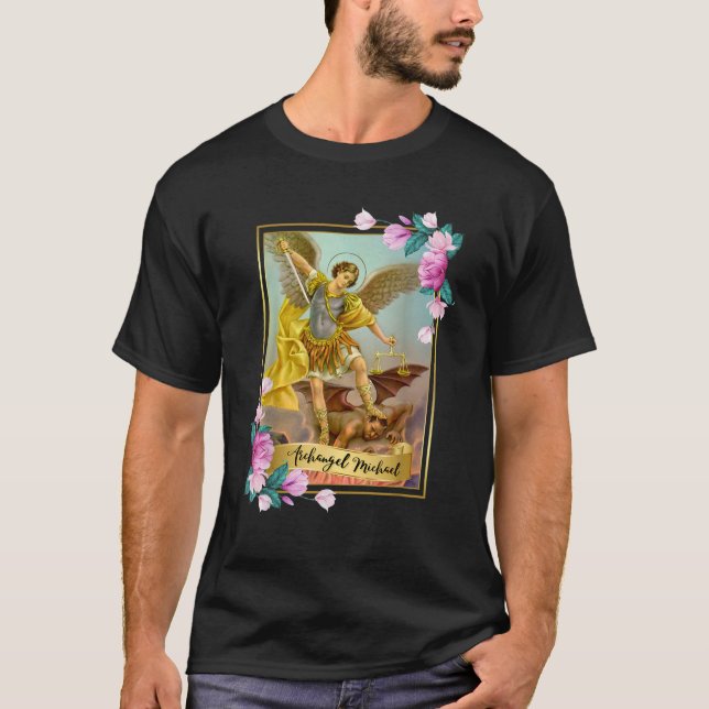 St. Michael the Archangel Protector CatholChurch T Shirt (Framsida)