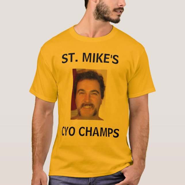 ST. MIKROFON CYO-MÄSTARE TEE (Framsida)