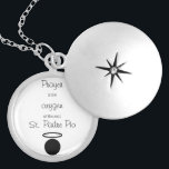 St. Padre Pio Quote Locket Berlockhalsband<br><div class="desc">St. Padre Pio Quote Locket</div>