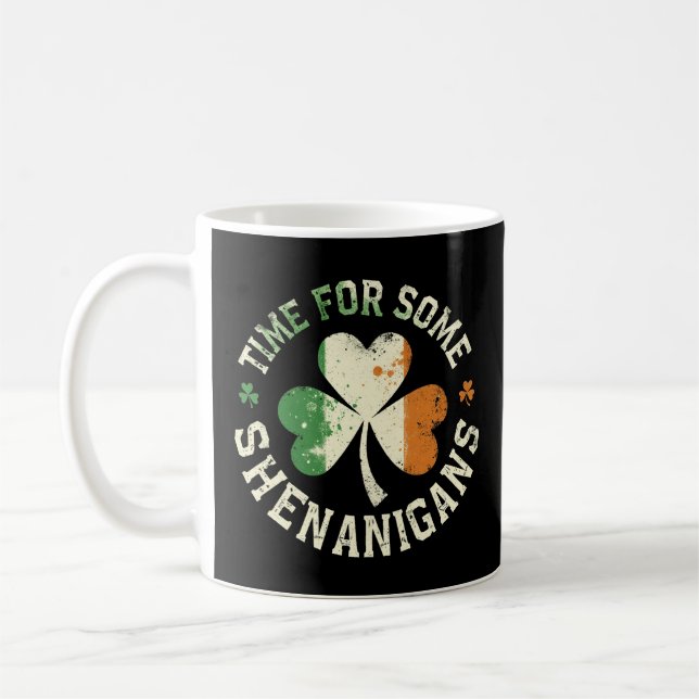 St. Patrick är på plats för en Roligt från Shenani Kaffemugg (Vänster)