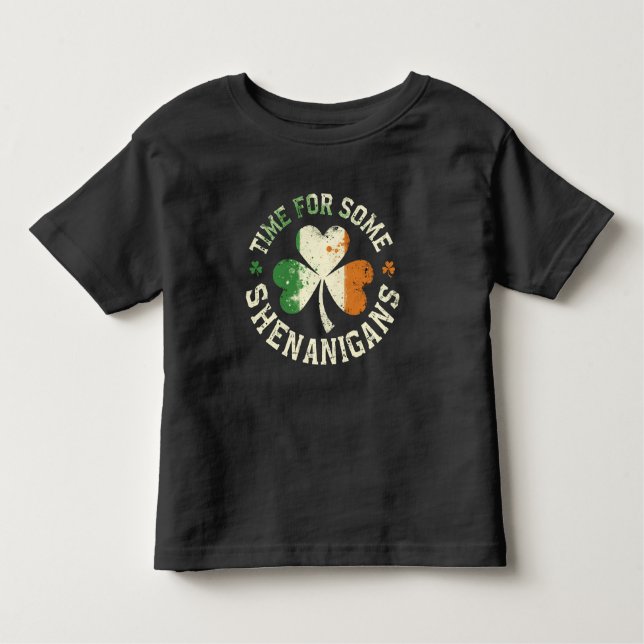 St. Patrick är på plats för en Roligt från Shenani T Shirt (Framsida)