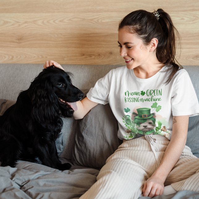 St Patrick Cute Hund Elak Grönt Kissing Maskin T Shirt (Skapare uppladdad)