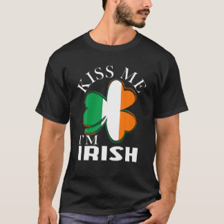 St Patrick Day Funny Kiss Me Jag är Latvian Klöver T Shirt
