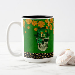 St. Patrick Day Theme med Skull och Shamrock Två-Tonad Mugg