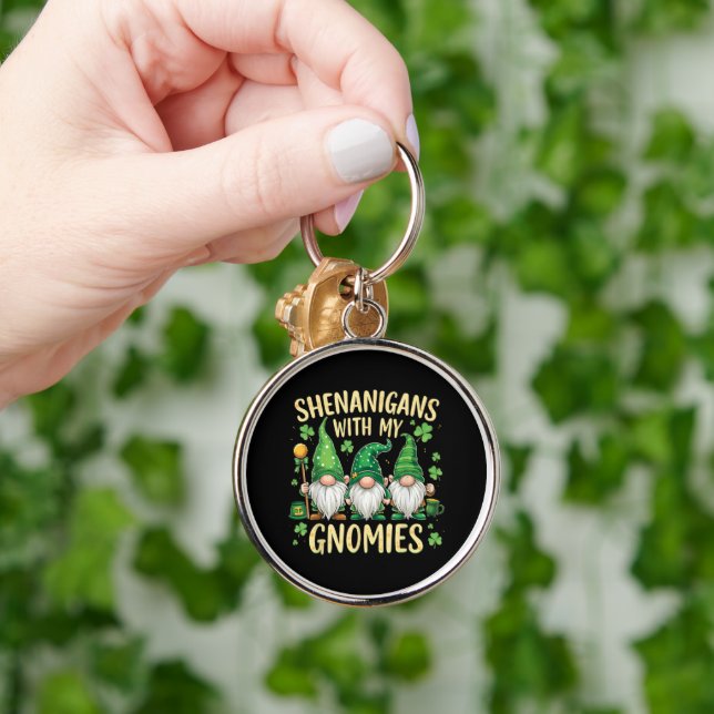 St Patrick’s Day Lucky Shamrock Gnome  Rund Silverfärgad Nyckelring (Hand)