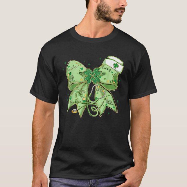 St Patrick s Day Nurse Coquette Bow Stethoscope Br T Shirt (Framsida)
