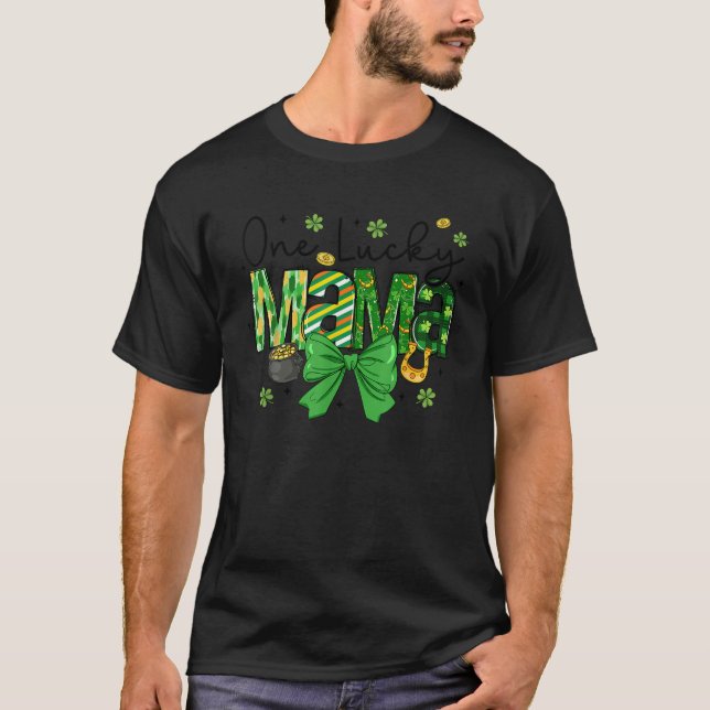 St Patrick s Day One Lucky Mamma Coquette Bow Mamm T Shirt (Framsida)