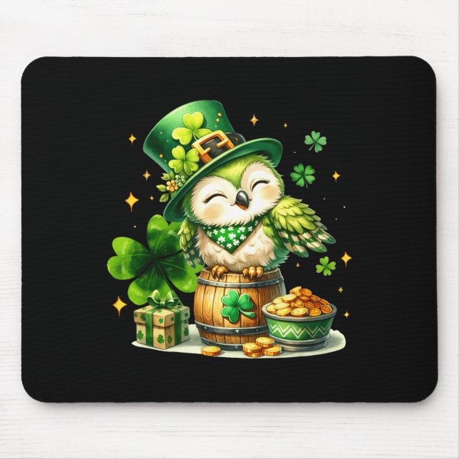 St patricks dag djur uggla som håller irländsk sha musmatta (Framsidan)