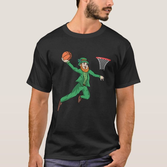 St patricks day Basketball Dunk Leprechaun Premium T Shirt (Framsida)