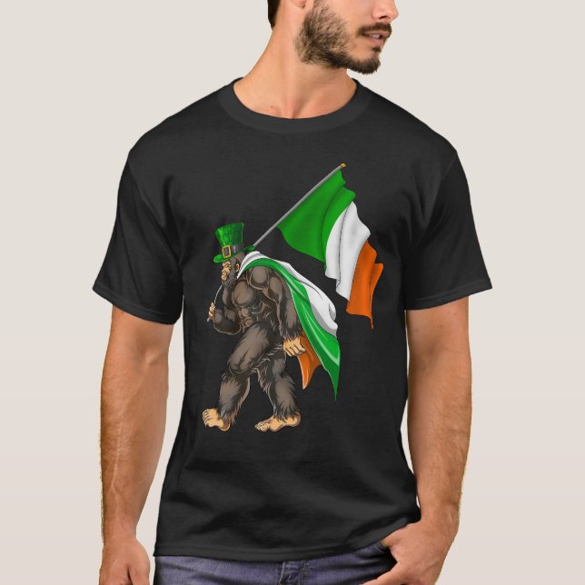 St. Patrick's Day Bigfoot Ireland Flagga T Shirt (Framsida)