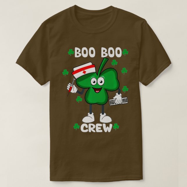st patricks day boo boo-sjuksköterskan schamprock t shirt (Design framsida)