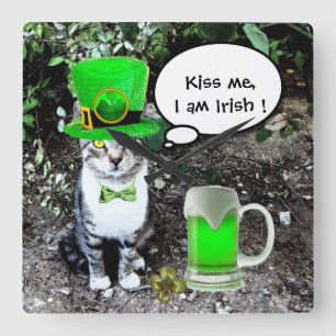 ST PATRICK'S DAY CAT MED GRÖNT IRISH-ÖL FYRKANTIG KLOCKA