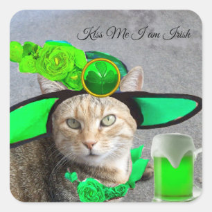 ST PATRICK'S DAY CAT MED GRÖNT IRISH-ÖL FYRKANTIGT KLISTERMÄRKE