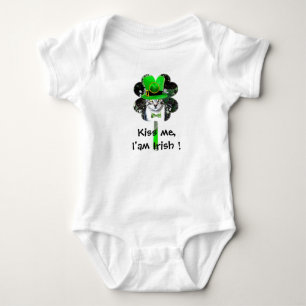 ST PATRICK'S DAY CAT MED GRÖNT KLÖVER TEE