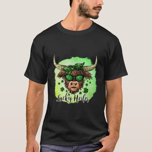St patrick's day Cow Lucky Heifer T Shirt (Framsida)