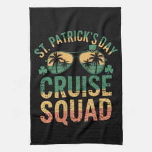 St patrick's day Cruise Squad Funny Family Matchin Kökshandduk
