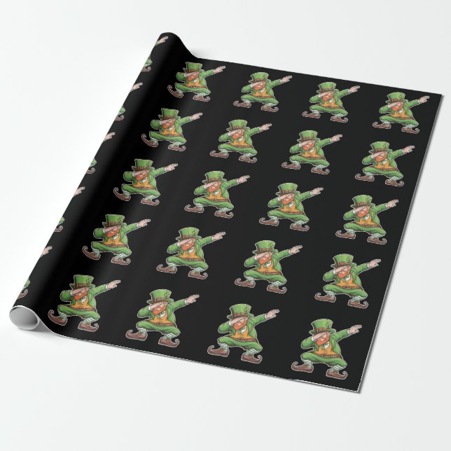 St Patricks Day Dab Dabbar Leprechaun i grönt  Presentpapper (Utrullad)