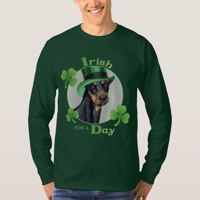St. Patrick's Day Doberman Pinscher T Shirt (Framsida)