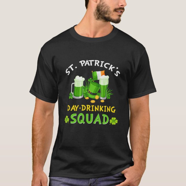St patricks day Drinking Squad 2022 Irish Shamrock T Shirt (Framsida)