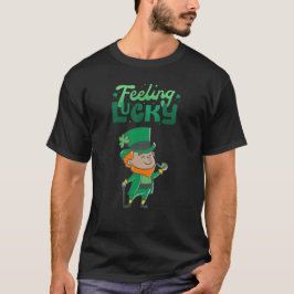 St. Patricks Day Feeling Lucky med en Leprechaun T Shirt