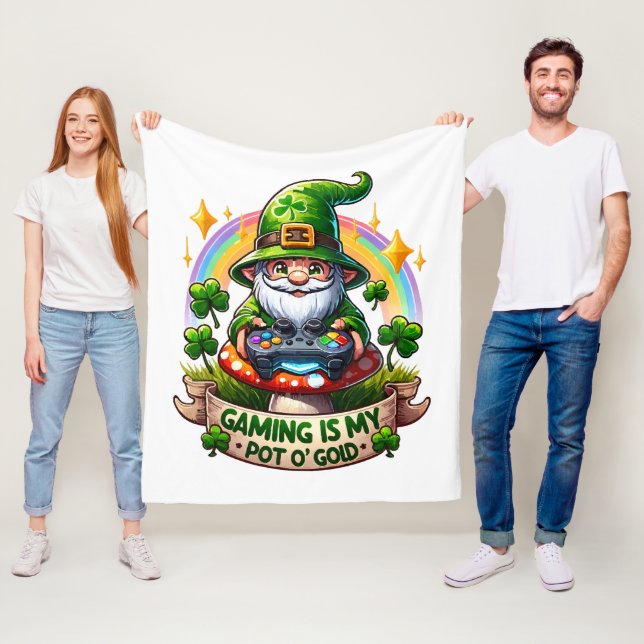 St. Patrick's Day Gamer Gnome Fleecefilt (På plats)