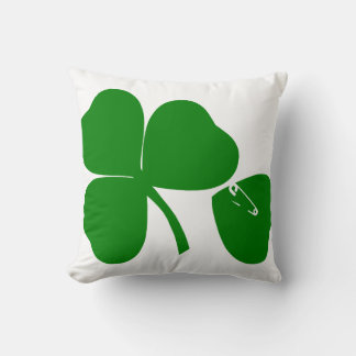 St patrick's day Get Lucky Safety Pin Pillow Kudde