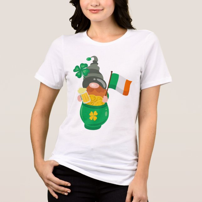 St. Patrick's Day Gnome med Pot of Guld T Shirt (Framsida)