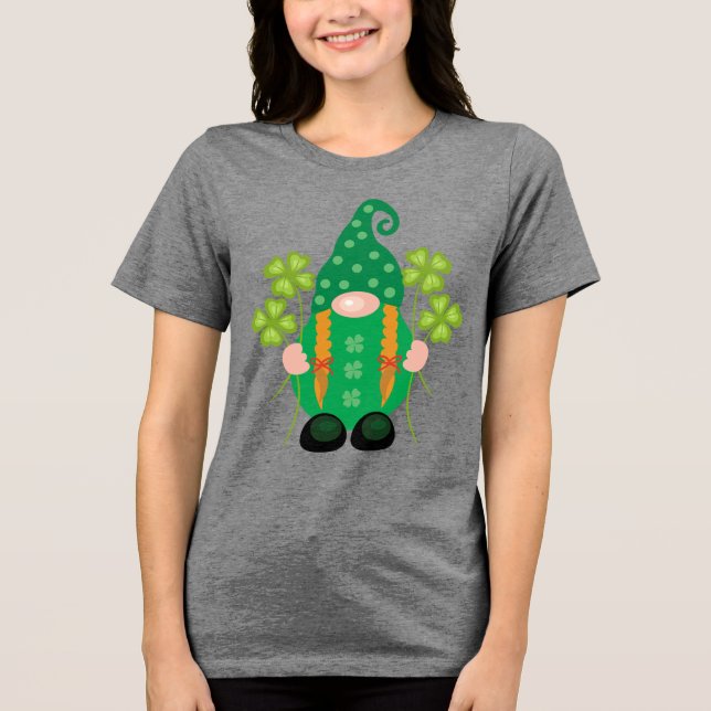 St. Patrick's Day Gnome med Shamrocks T Shirt (Framsida)