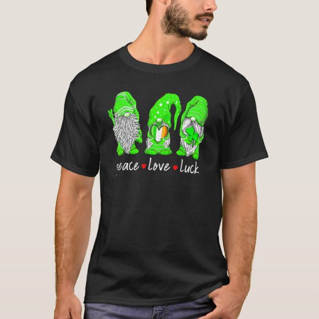 St Patrick's Day Gnome Peace Love Luck Heart Shamr T Shirt (Framsida)