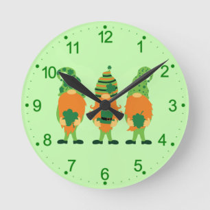 St. Patrick's Day Grnomes Rund Klocka