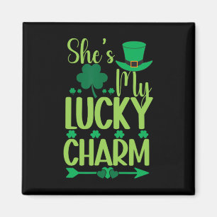 St. Patricks Day Grön Irländsk Hon Är Min Lyckotal Magnet