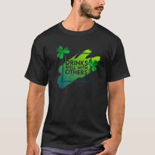 St patrick's day Grönt Klöver Löv Happity Drink T Shirt