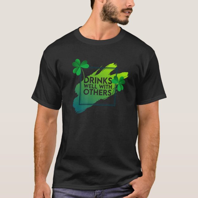 St patrick's day Grönt Klöver Löv Happity Drink T Shirt (Framsida)